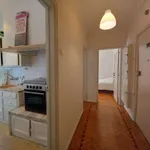 Rent a room of 60 m² in lisbon