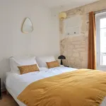 Appartement de 441 m² avec 2 chambre(s) en location à Paris