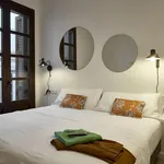 Rent 4 bedroom apartment of 50 m² in Barcelona