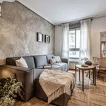 Rent 4 bedroom apartment of 90 m² in Madrid