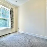 Rent 3 bedroom flat in Newmarket