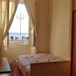 Rent a room in nice