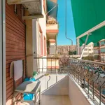 Rent a room of 74 m² in valencia