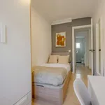 Rent a room of 100 m² in madrid