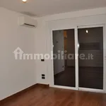 Affitto 4 camera appartamento di 178 m² in Chieti