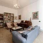 Rent 2 bedroom apartment of 90 m² in florence