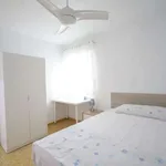 Rent a room of 120 m² in valencia