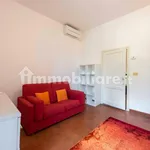 Rent 1 bedroom apartment of 65 m² in Florence