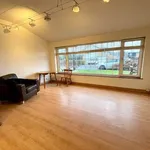 Rent 3 bedroom flat in West Midlands