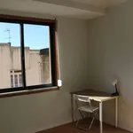 Rent a room of 300 m² in porto