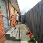 Rent 2 bedroom apartment in Bentleigh East