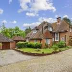 Rent 5 bedroom house in South East England