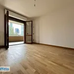 Rent 3 bedroom apartment of 90 m² in Milan