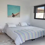 Maison de 250 m² avec 1 chambre(s) en location à Antibes