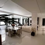 Rent 5 bedroom apartment of 240 m² in Napoli