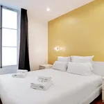 Appartement de 592 m² avec 1 chambre(s) en location à Paris