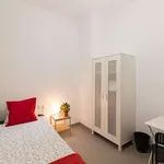 Rent a room of 250 m² in barcelona