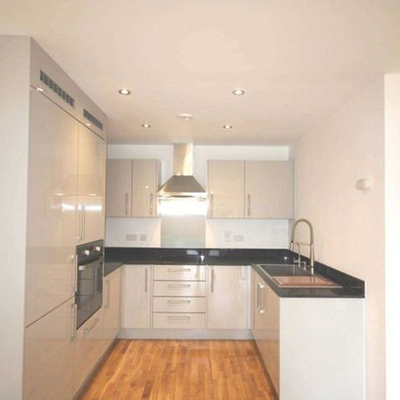 Flat to rent in Southpoint, Southend On Sea SS2