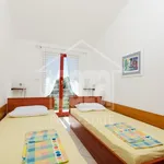 Rent 8 bedroom house of 237 m² in Karlobag, Cesarica