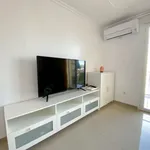 Rent a room of 98 m² in valencia