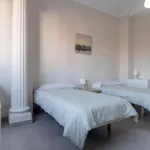 Rent 5 bedroom apartment in Valencia