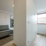 Rent 2 bedroom apartment of 65 m² in Porto