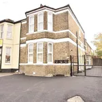 Rent 2 bedroom flat in Essex