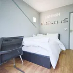 Rent a room in london