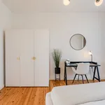 Rent 4 bedroom apartment of 71 m² in Berlin