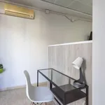 Rent a room of 230 m² in valencia