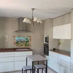 Maison de 140 m² avec 5 chambre(s) en location à Auriol