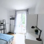 Rent a room in paris