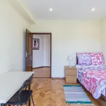 Rent 4 bedroom apartment in Porto