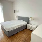 Rent 3 bedroom apartment of 81 m² in Milan