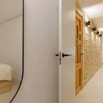 Rent 5 bedroom apartment of 65 m² in Barcelona