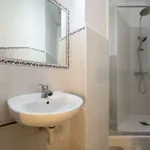 Rent a room of 102 m² in barcelona