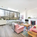 Rent 3 bedroom apartment of 92 m² in London