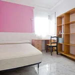 Rent a room of 120 m² in madrid