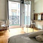 Appartement de 370 m² avec 1 chambre(s) en location à Paris