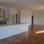 Rent 3 bedroom apartment in altona