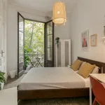 Rent 7 bedroom apartment in Barcelona