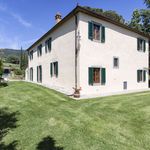 Rent 12 bedroom apartment of 300 m² in Cortona