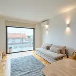 Rent 1 bedroom apartment of 46 m² in Porto