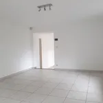 Maison de 300 m² avec 3 chambre(s) en location à Vezin