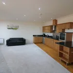 Rent 3 bedroom flat in Hull