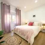 Rent 2 bedroom apartment of 50 m² in Lisbon