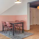 Miete 4 Schlafzimmer wohnung von 14 m² in Frankfurt