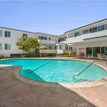 Rent 2 bedroom apartment of 92 m² in redondo beach