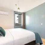 Rent 1 bedroom apartment of 64 m² in Porto