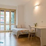 Rent 5 bedroom apartment of 100 m² in Milan